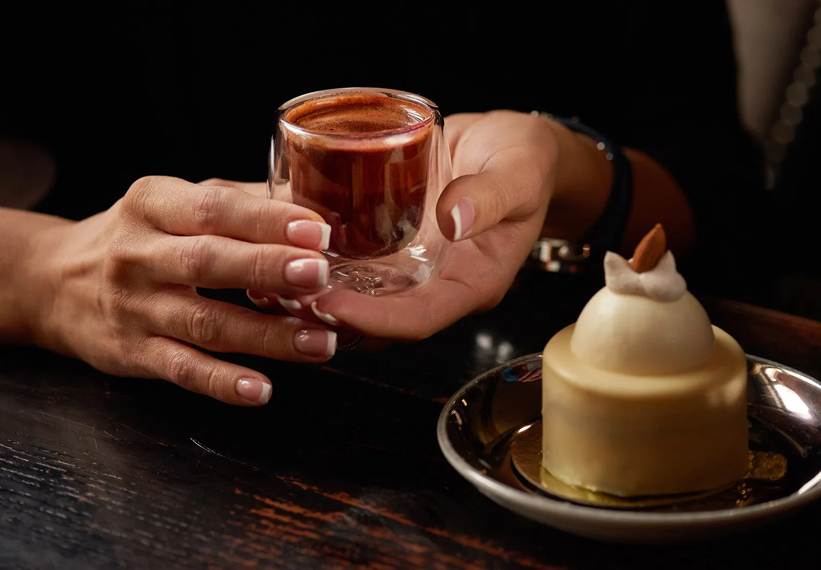 Фотосъёмка напитков, десертов и интерьера Coffeeman. Фуд-фотограф, фуд-стилист Анна Додохова