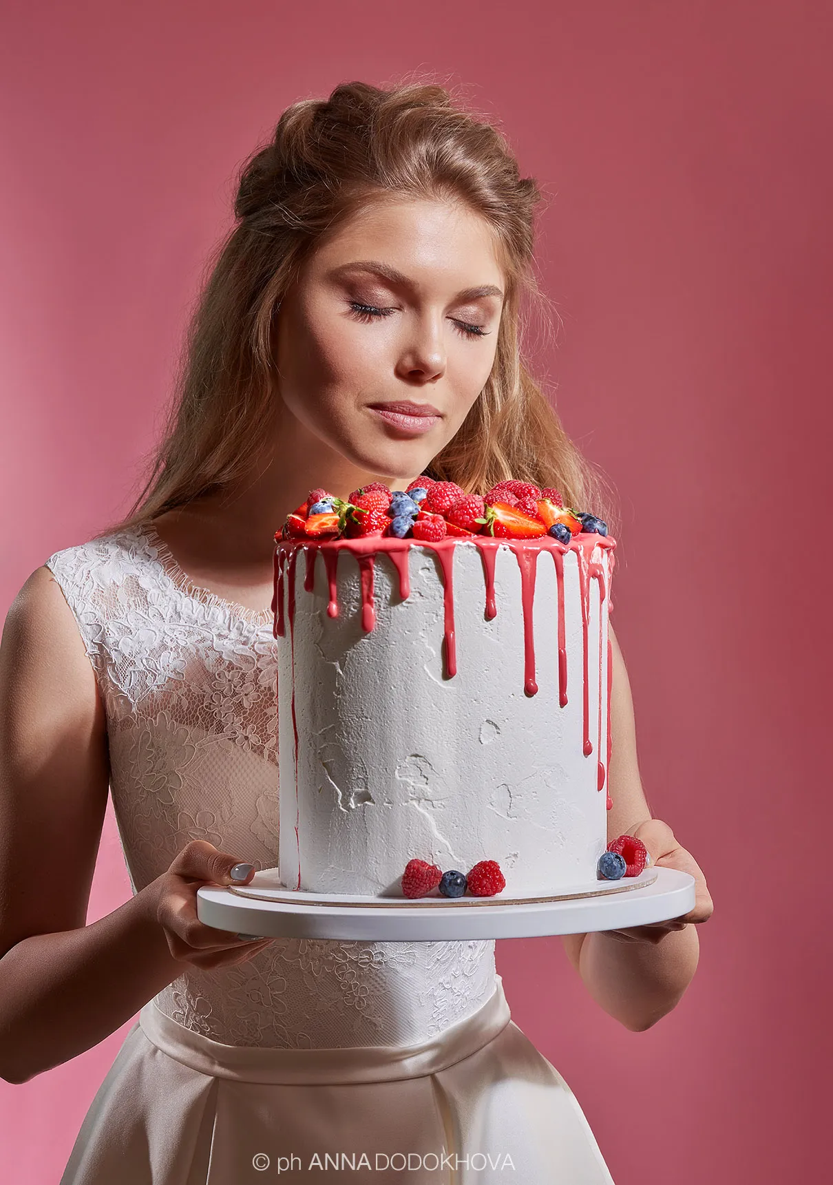 Рекламная фотосъёмка тортов и десертов кондитерской Mr & Mrs Sweet. Фуд-фотограф, фуд-стилист Анна Додохова