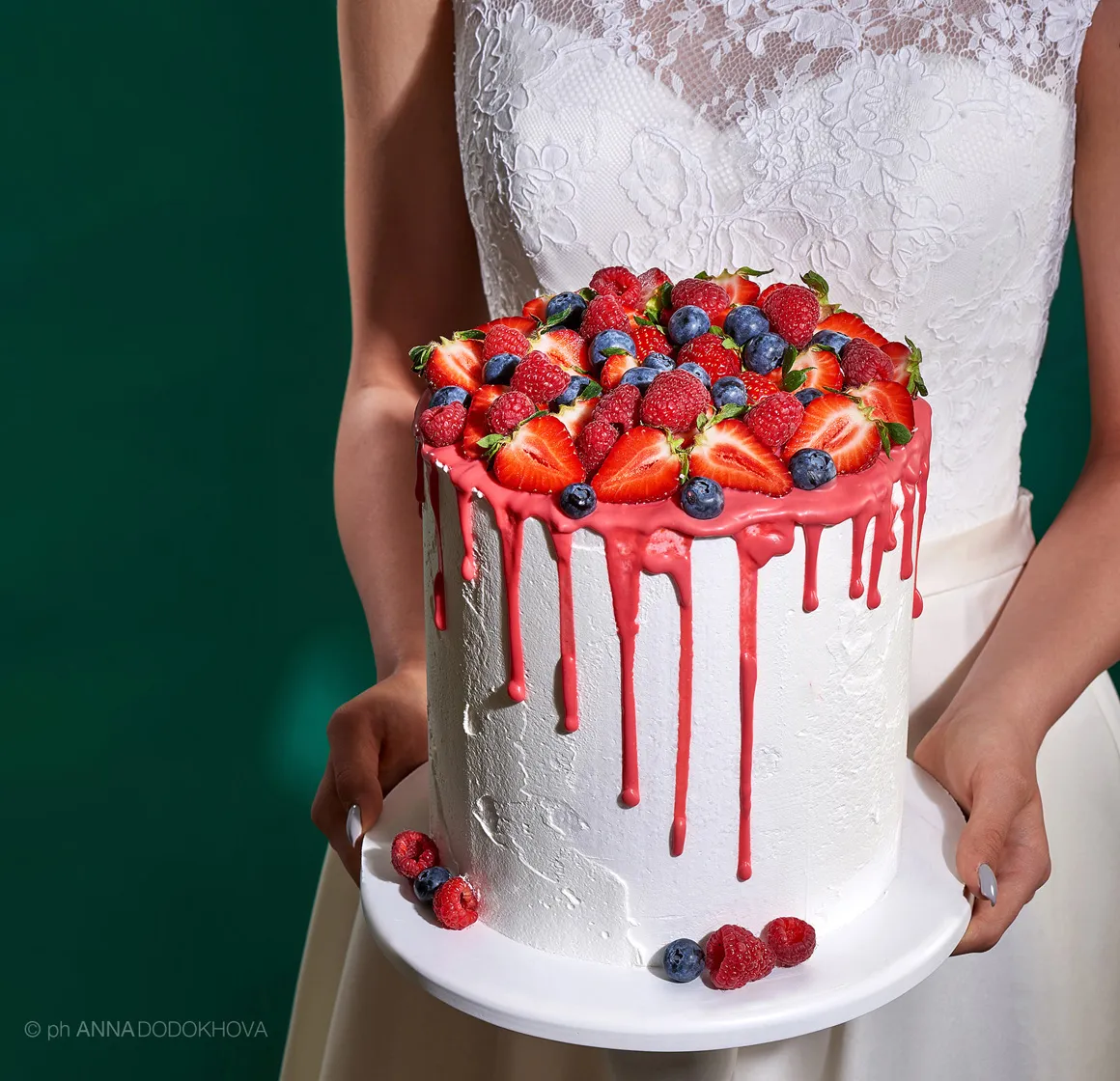 Рекламная фотосъёмка тортов и десертов кондитерской Mr & Mrs Sweet. Фуд-фотограф, фуд-стилист Анна Додохова